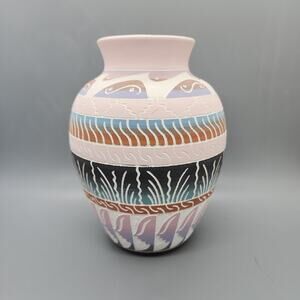 Native American Pottery Signed SHEILA NEZ Navajo Etched Vase Jar 6in
